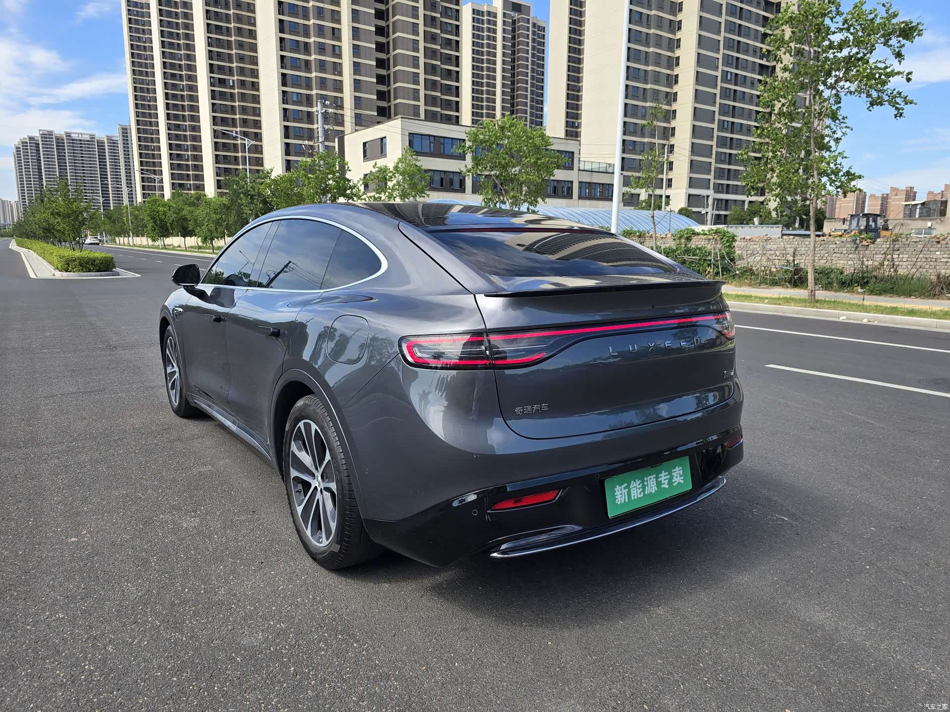 Luxeed R7, 2025 7