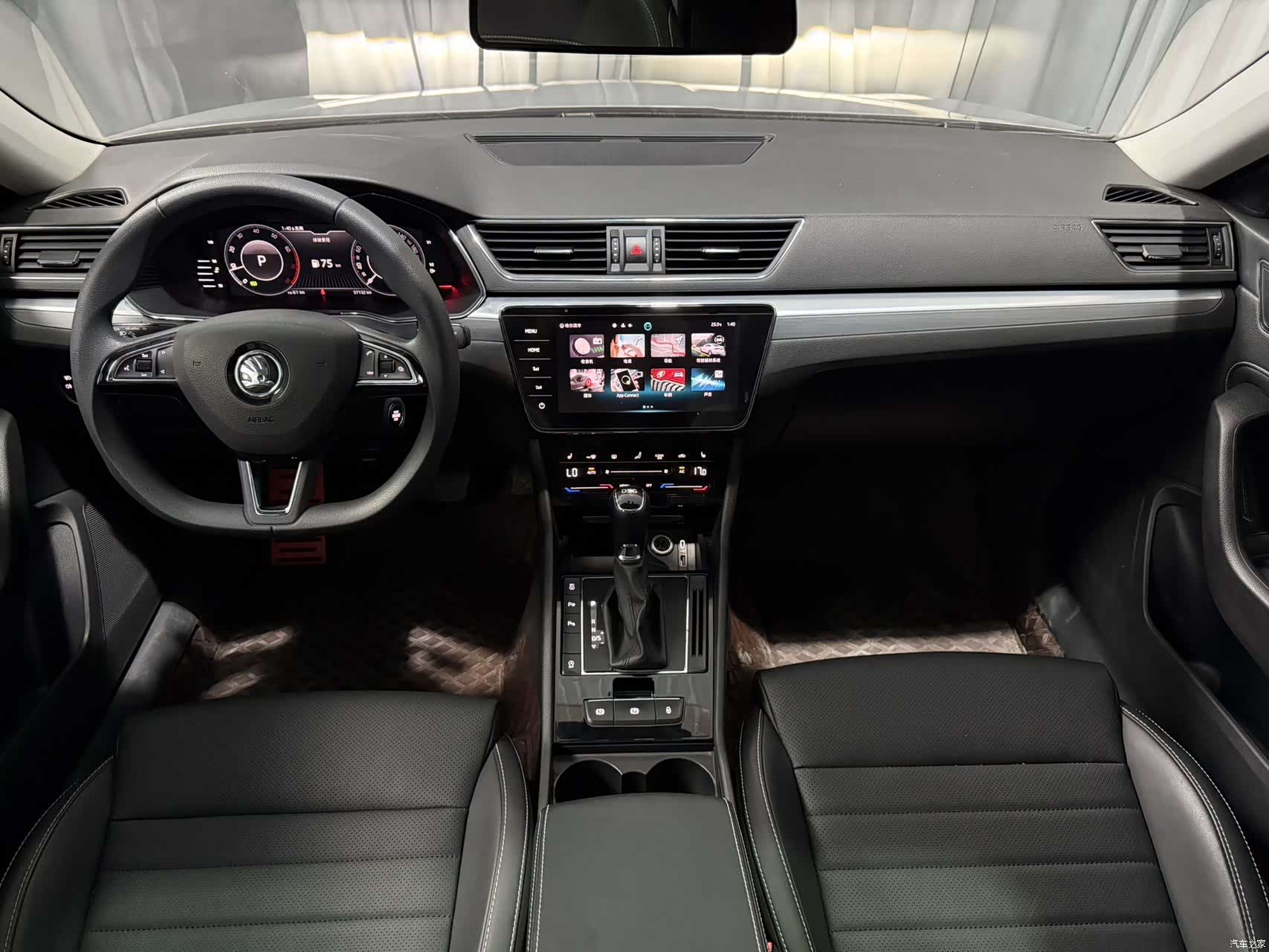 Skoda Superb, 2022 13