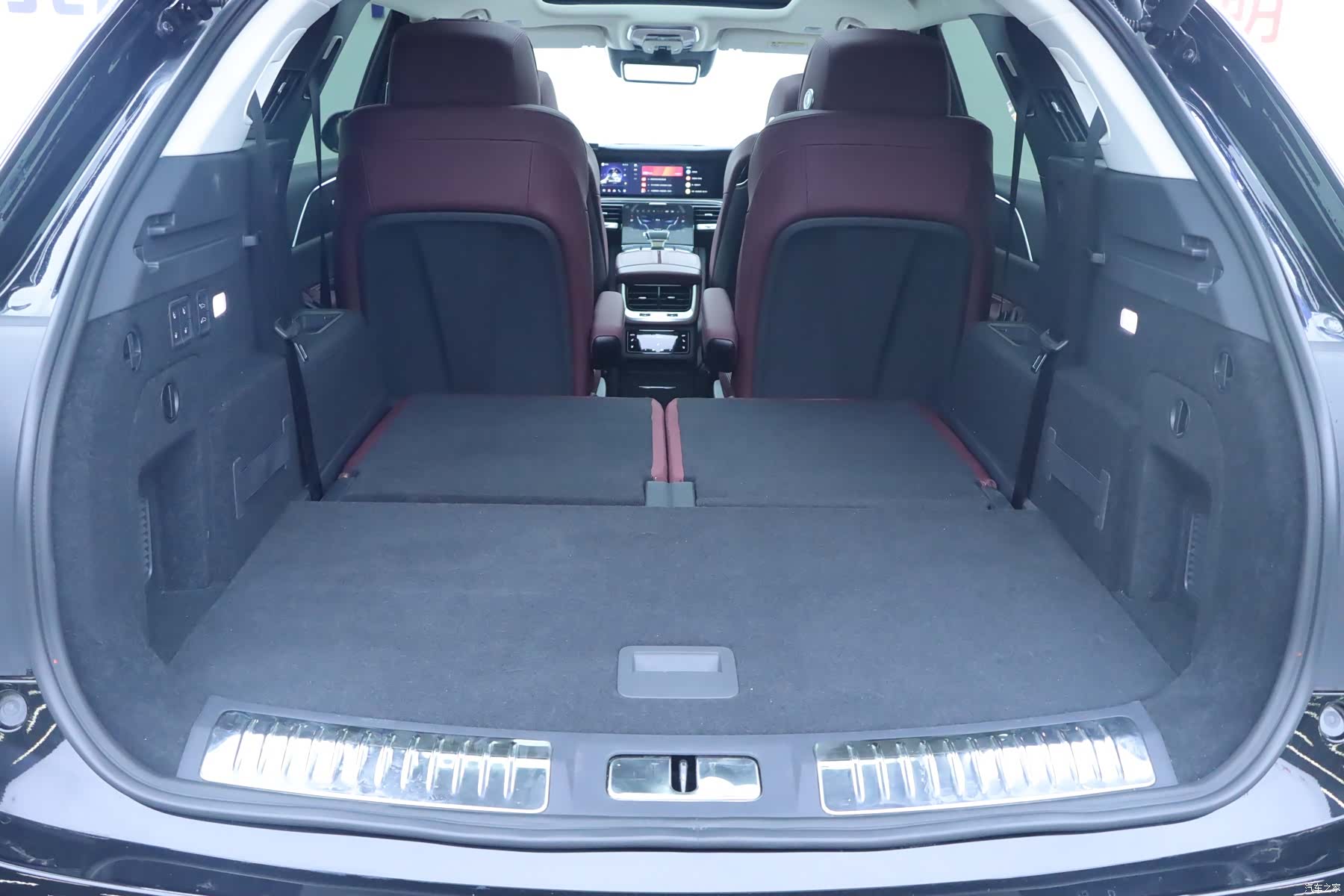 Hongqi E-HS9, 2023 23