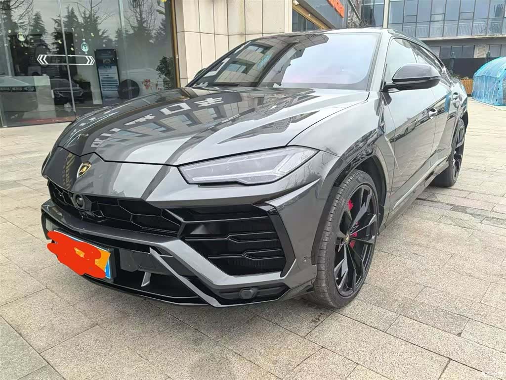 Lamborghini Urus, 2025 1