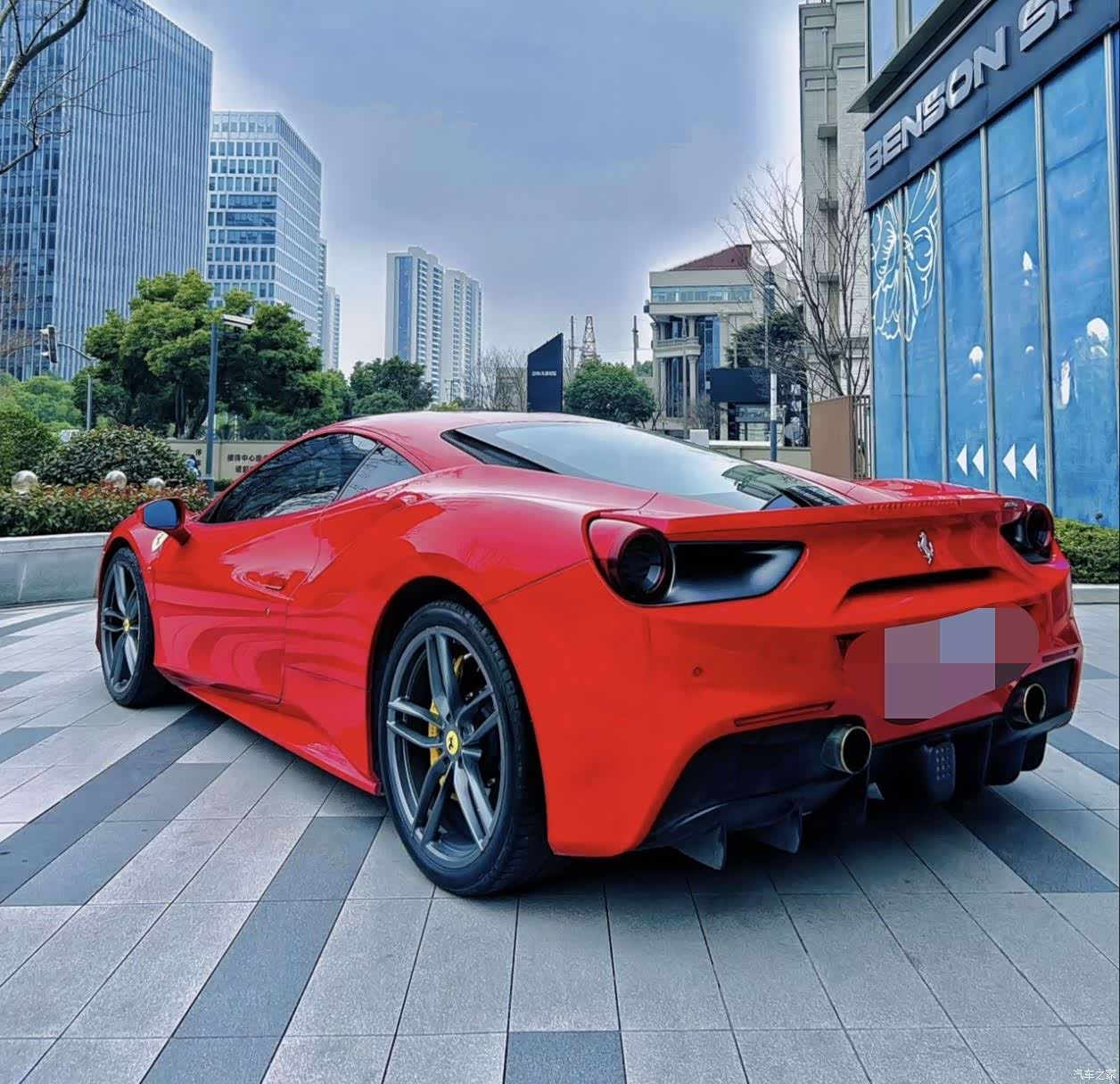 Ferrari 488, 2016 3