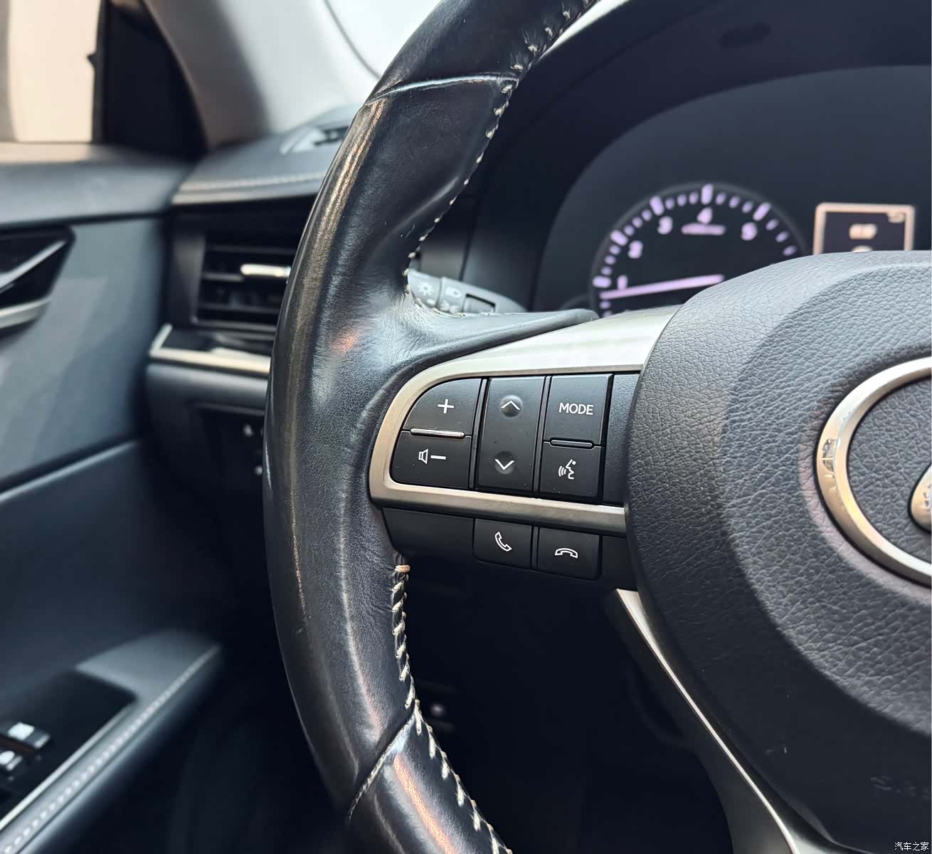 Lexus ES, 2017 19