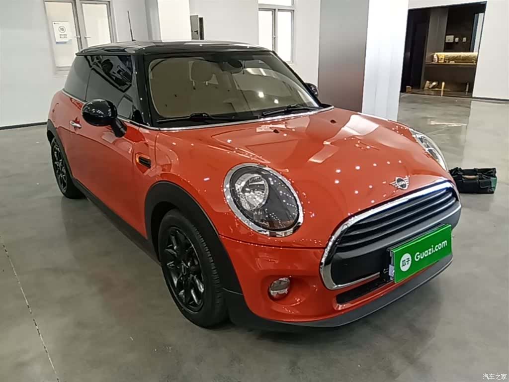 Mini ONE, 2019 4