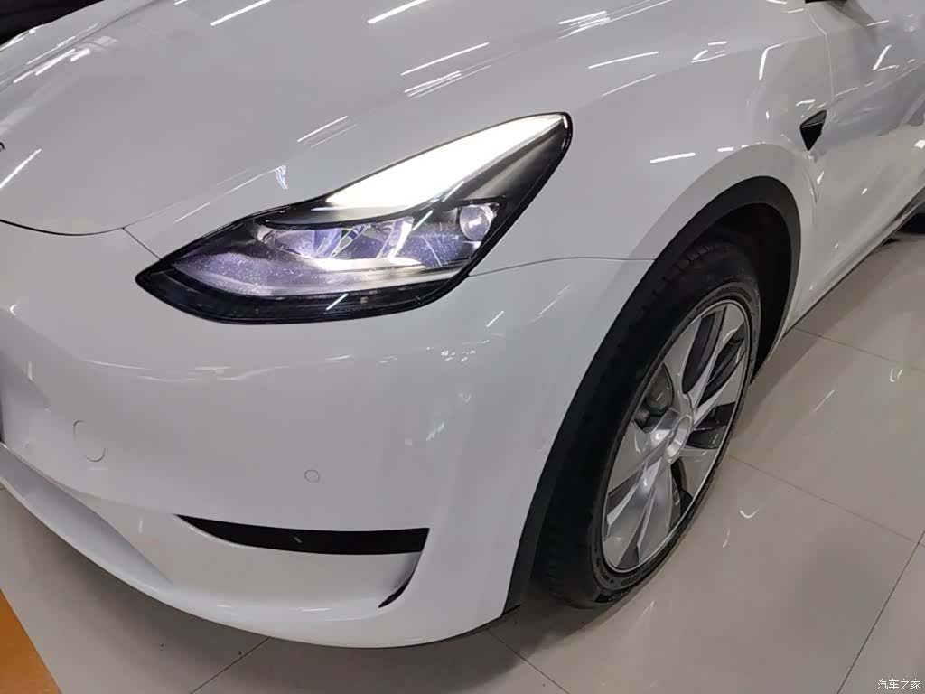 Tesla Model Y, 2022 24