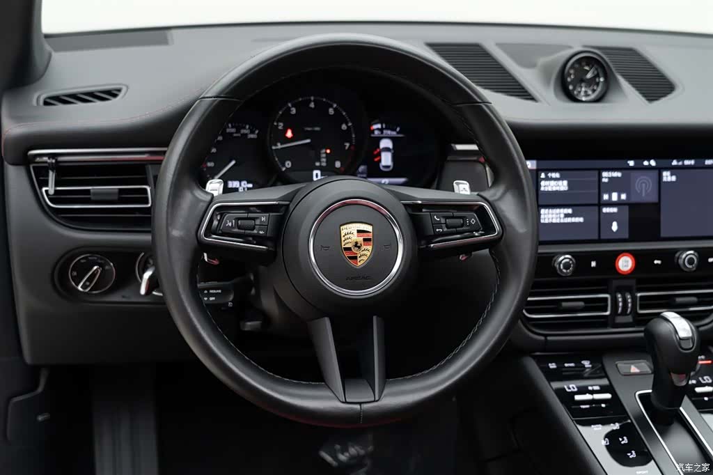 Porsche Macan, 2024 11