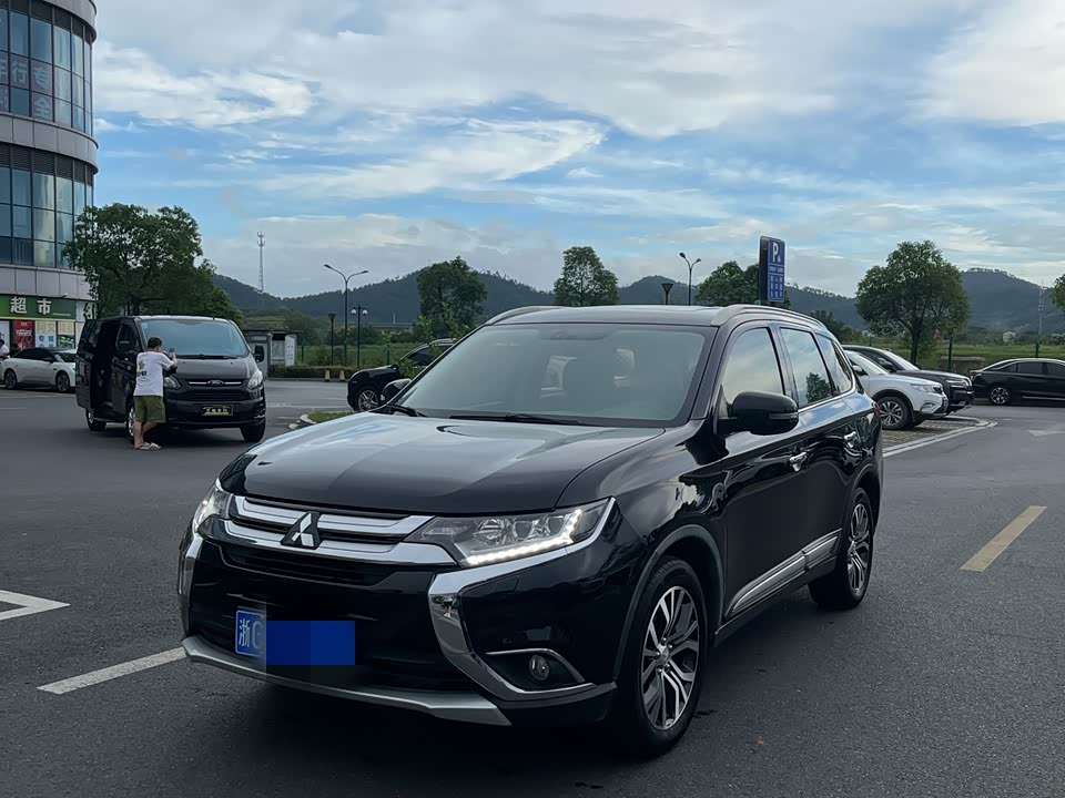 Mitsubishi Outlander