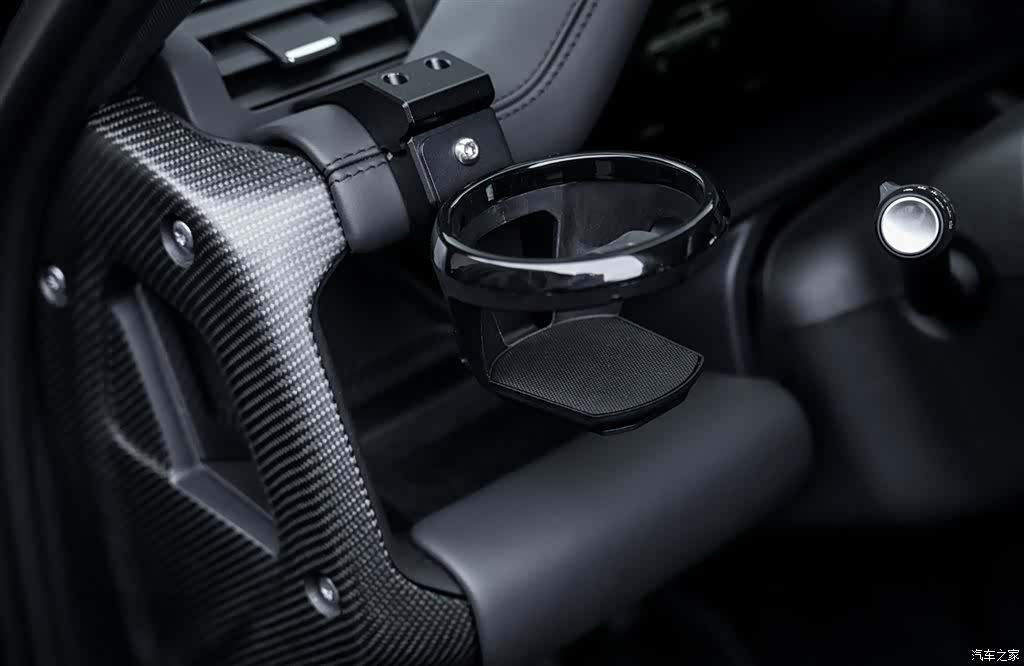 Land Rover Defender, 2023 18