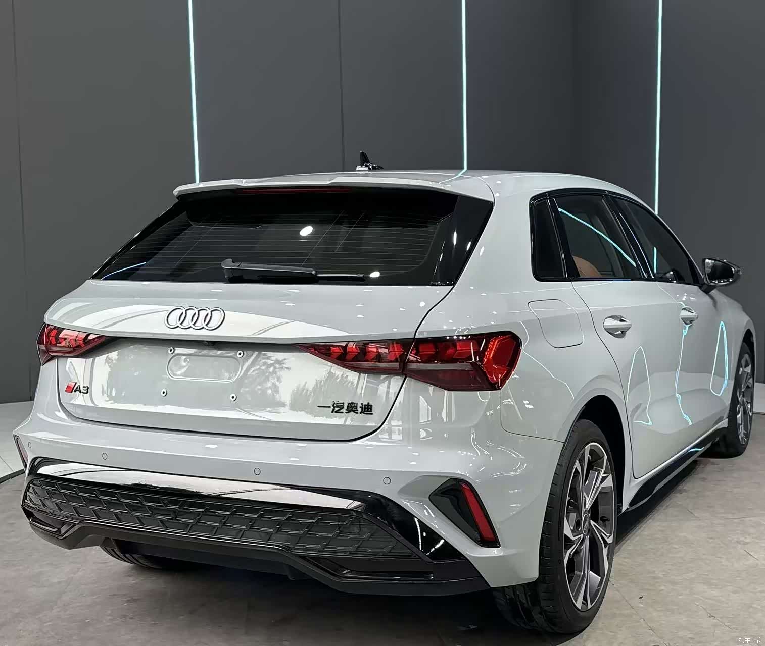 Audi Flying Spur, 2025 8
