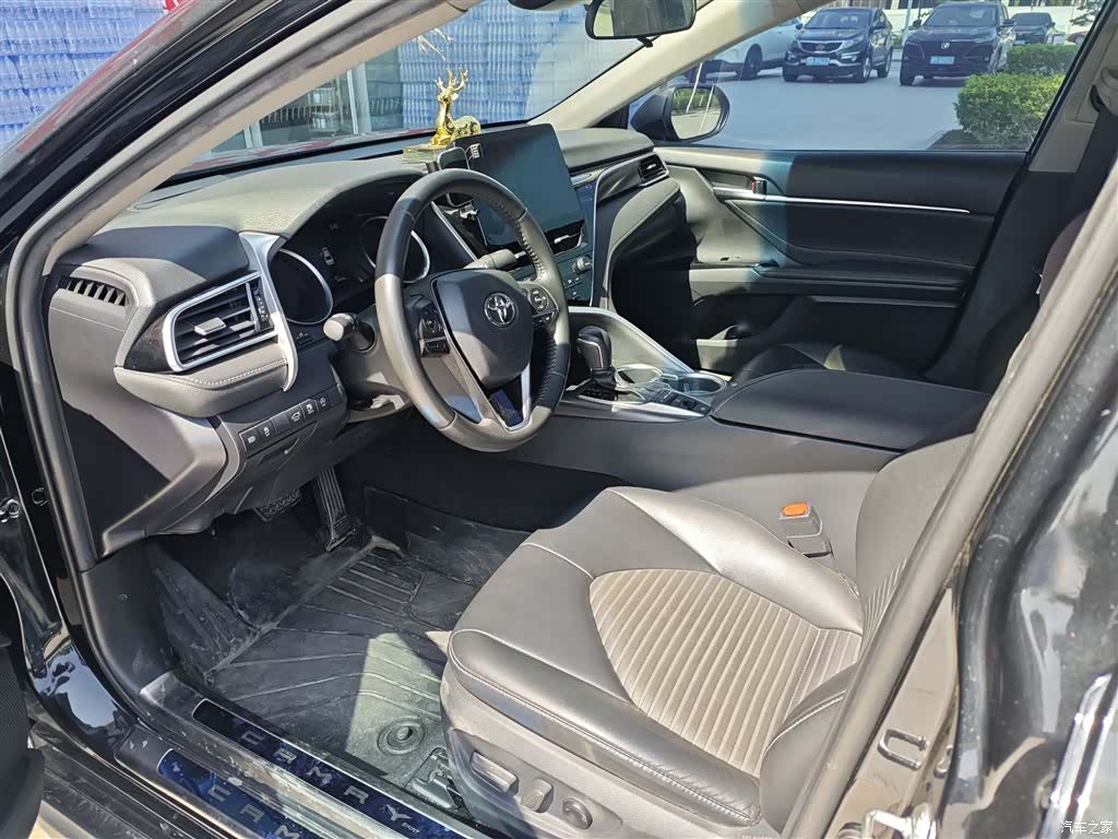 Toyota Camry, 2022 7