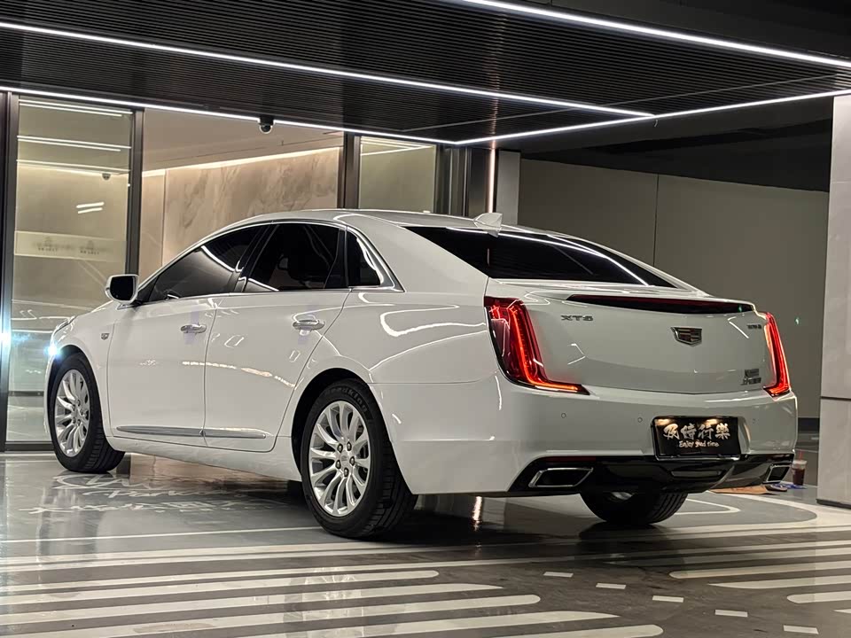 Cadillac XTS