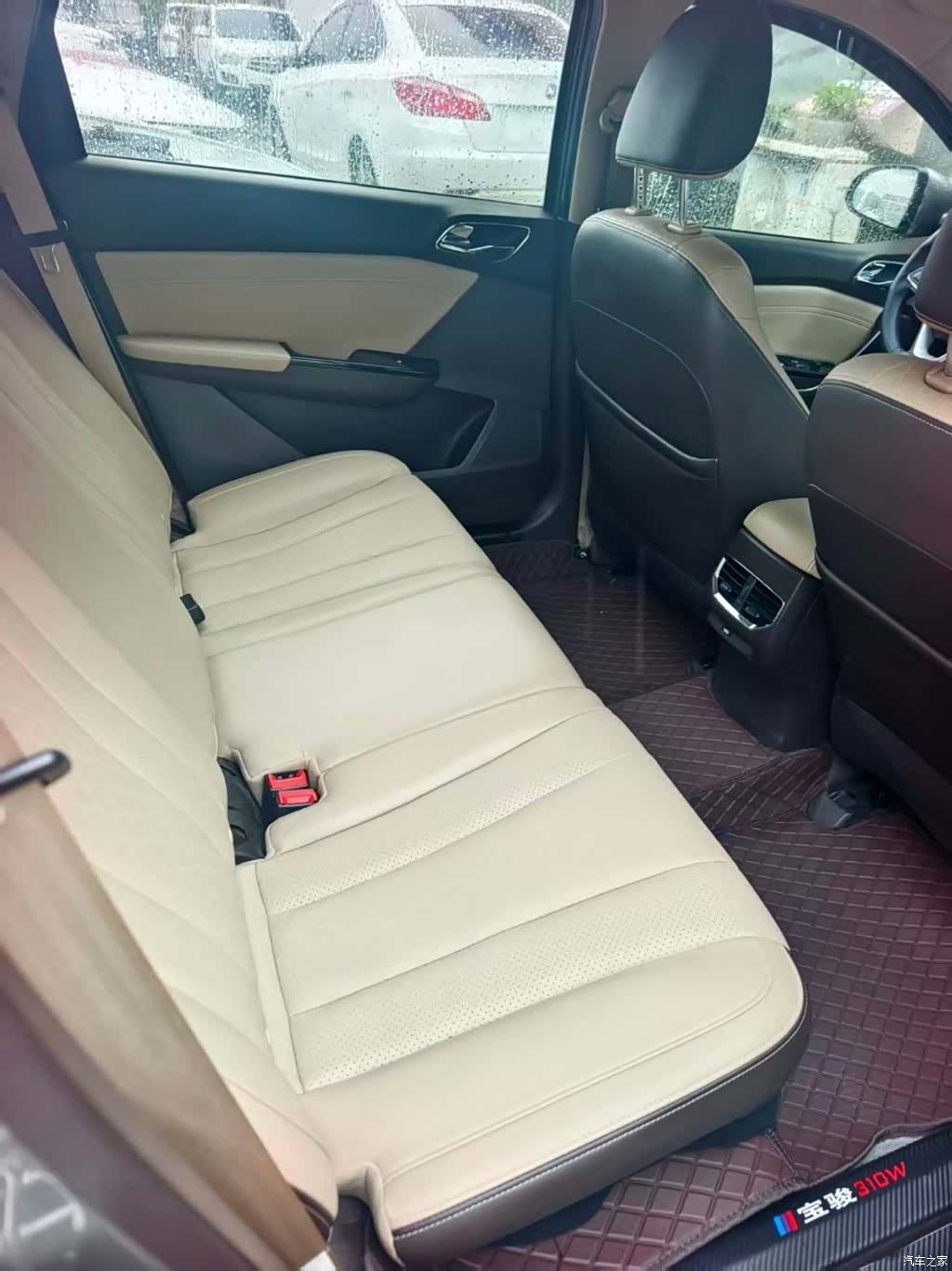 Wuling 310W, 2018 6