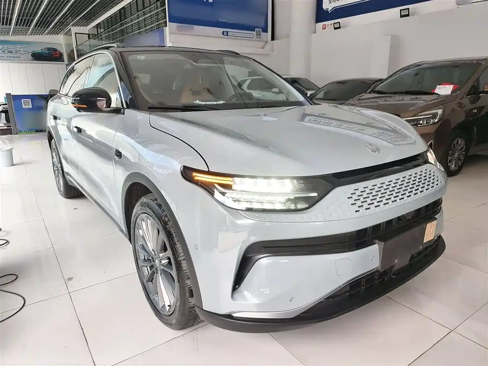 Leapmotor C11