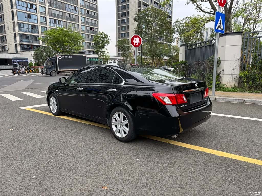 Lexus ES, 2009 4