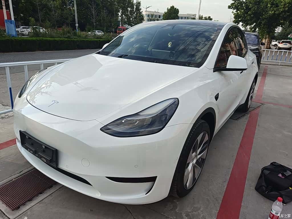 Tesla Model Y, 2023 2