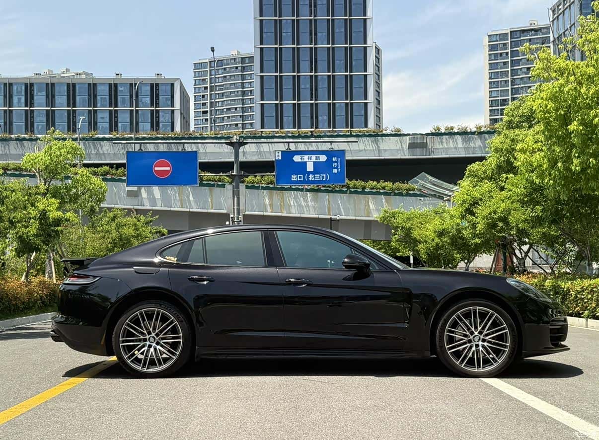 Porsche Panamera, 2023 4