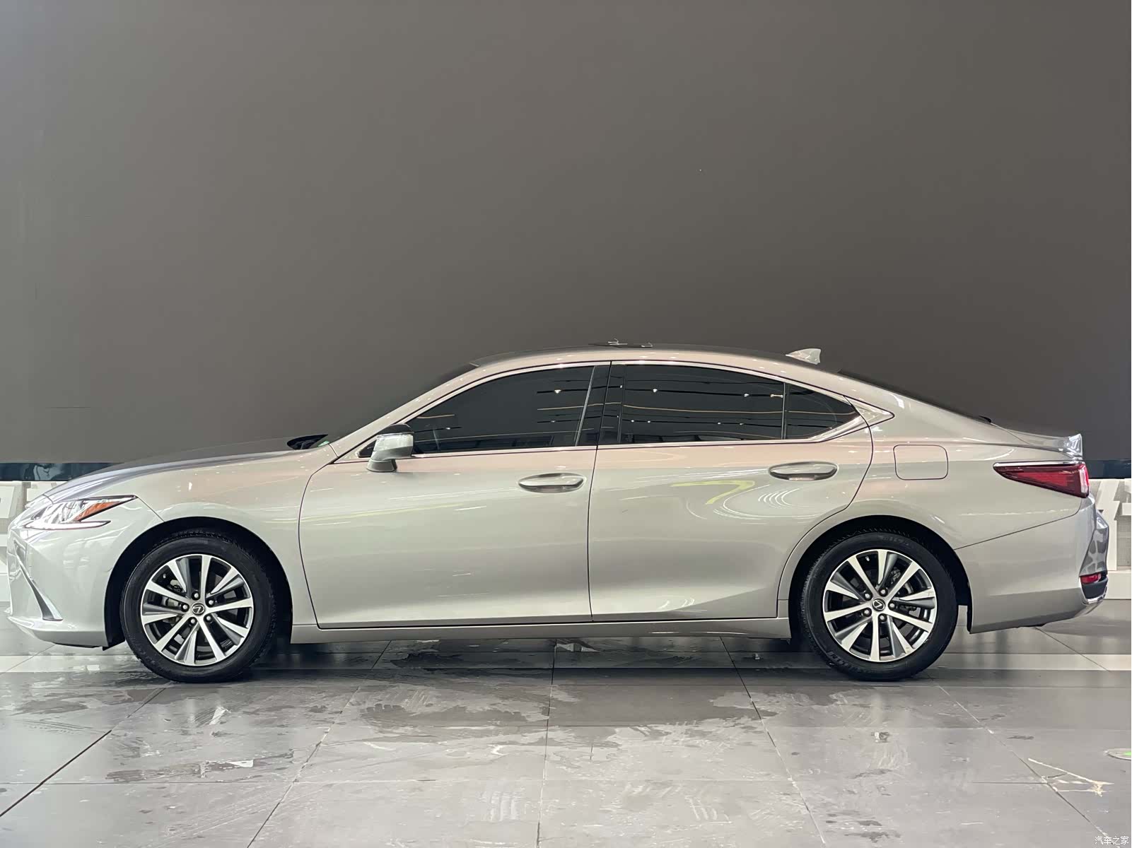 Lexus ES, 2020 8