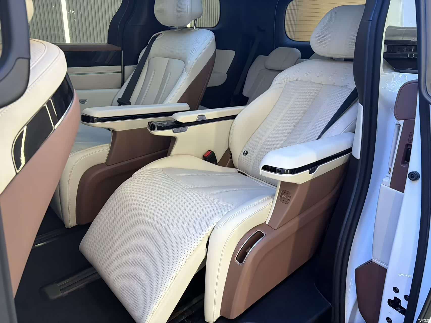 BYD Xia, 2025 21