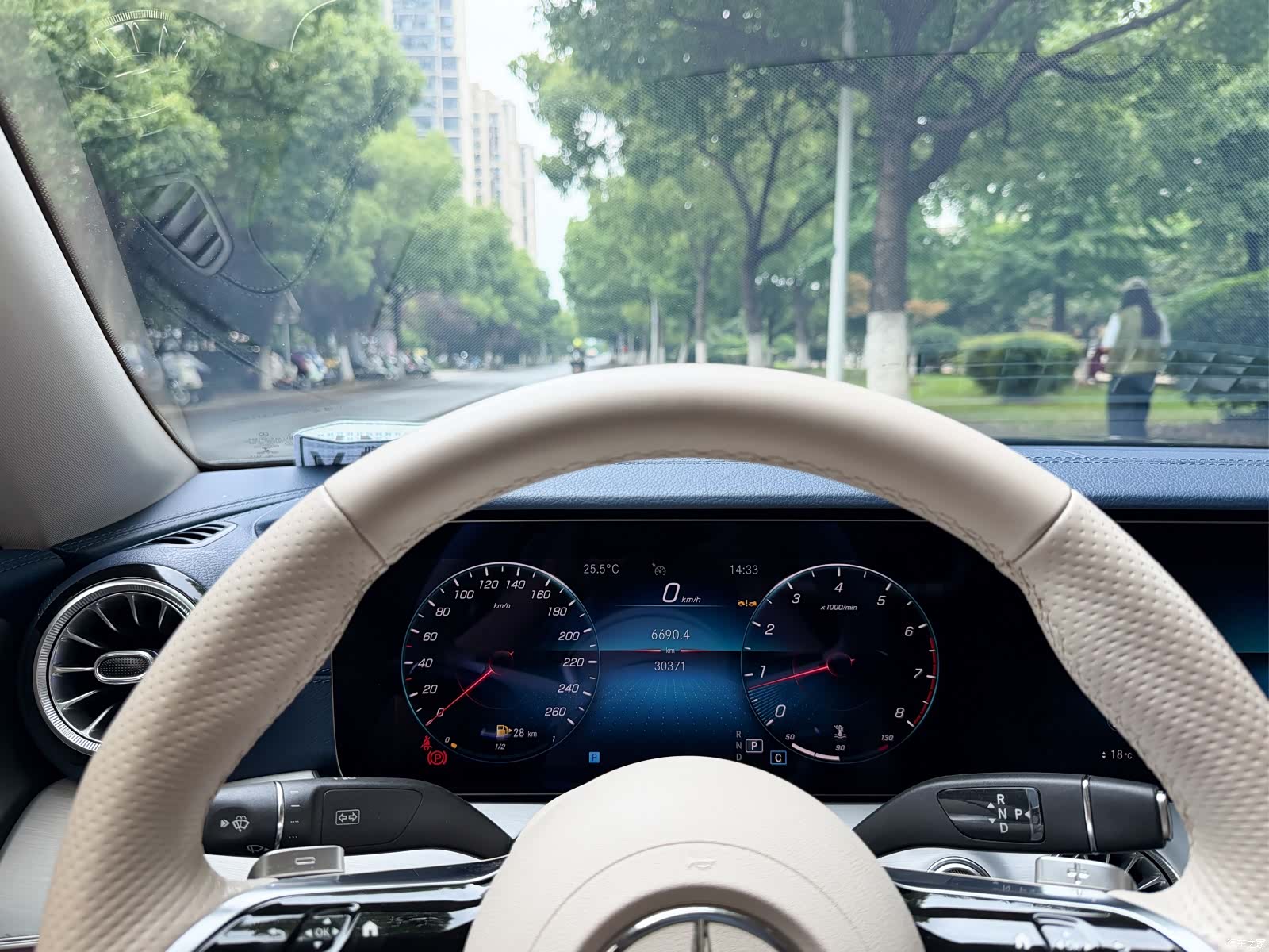 Mercedes-Benz E-Class, 2023 21