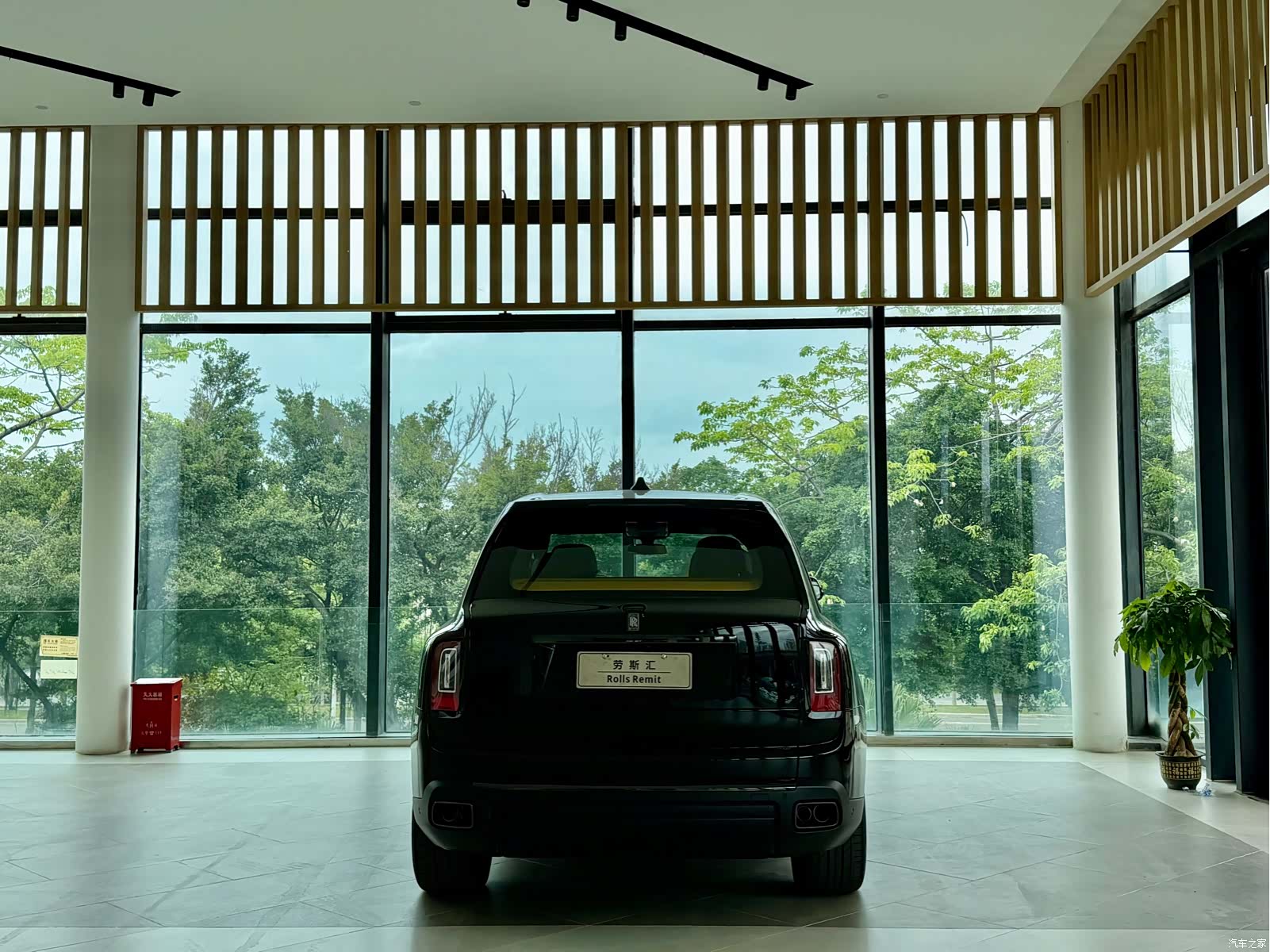 Rolls-Royce Cullinan, 2022 все фото