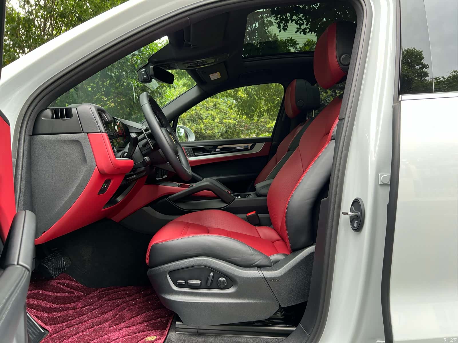 Porsche Cayenne, 2025 6