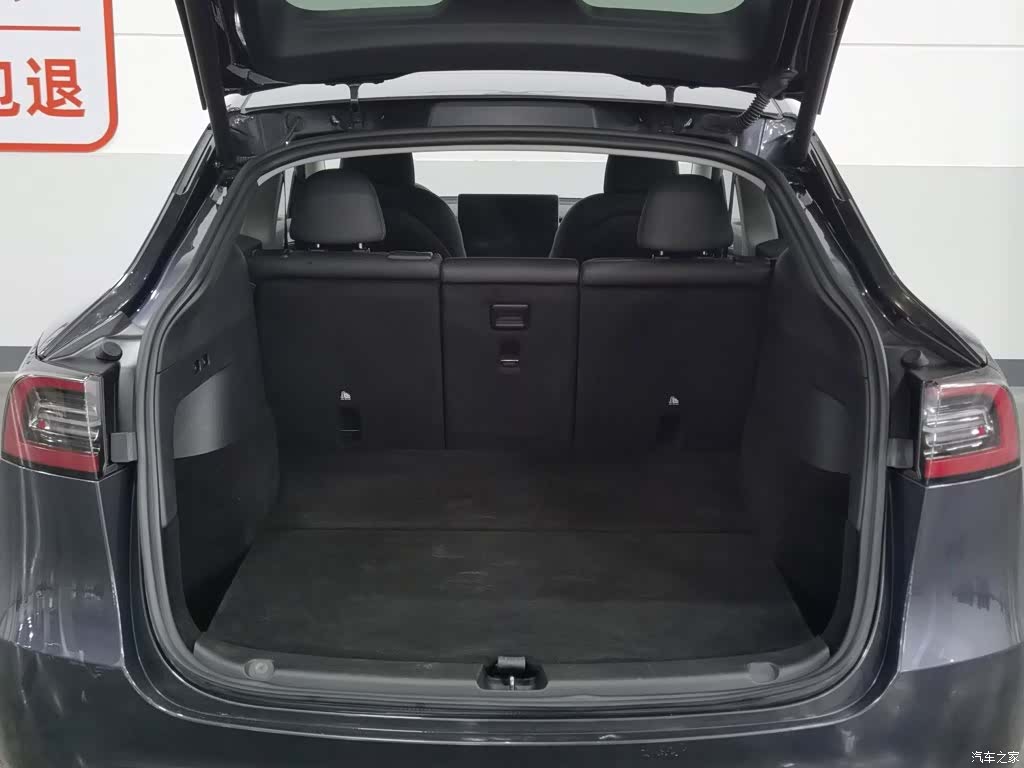 Tesla Model Y, 2024 16