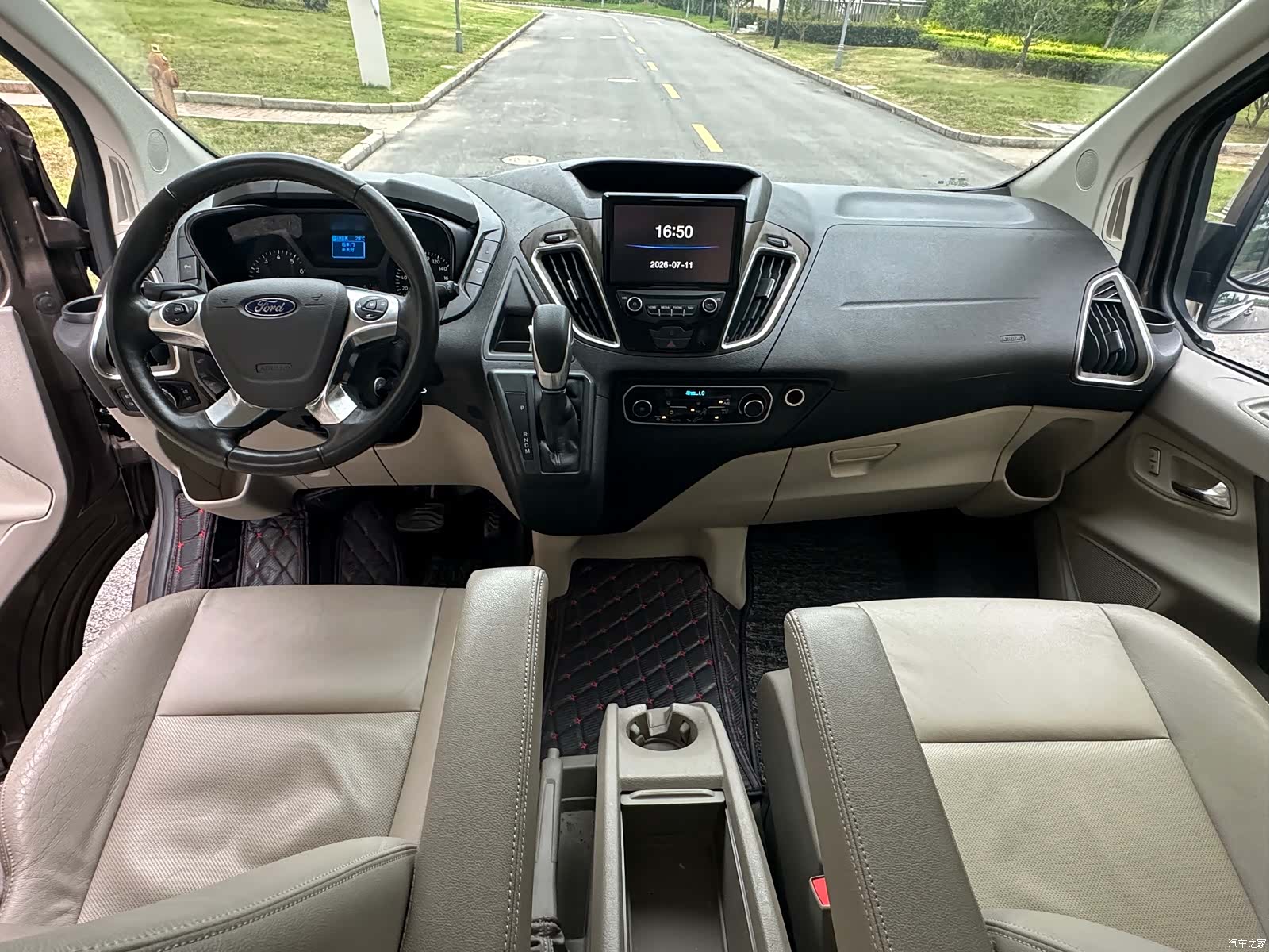 Ford Tourneo, 2017 11