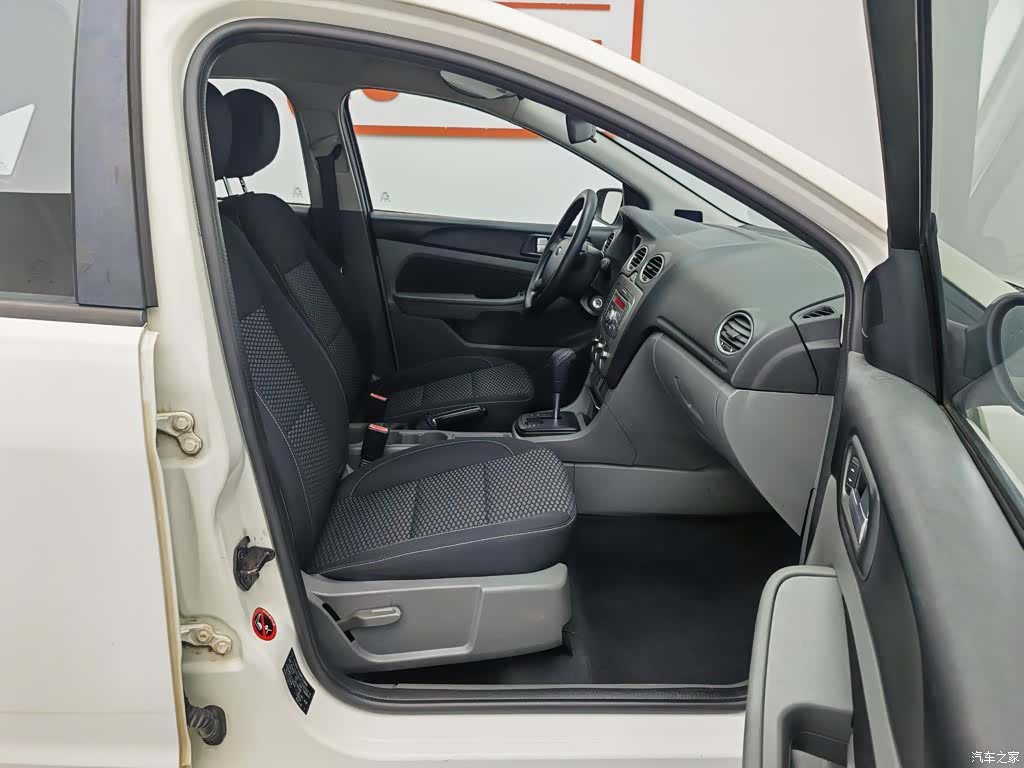 Ford Focus, 2014 23
