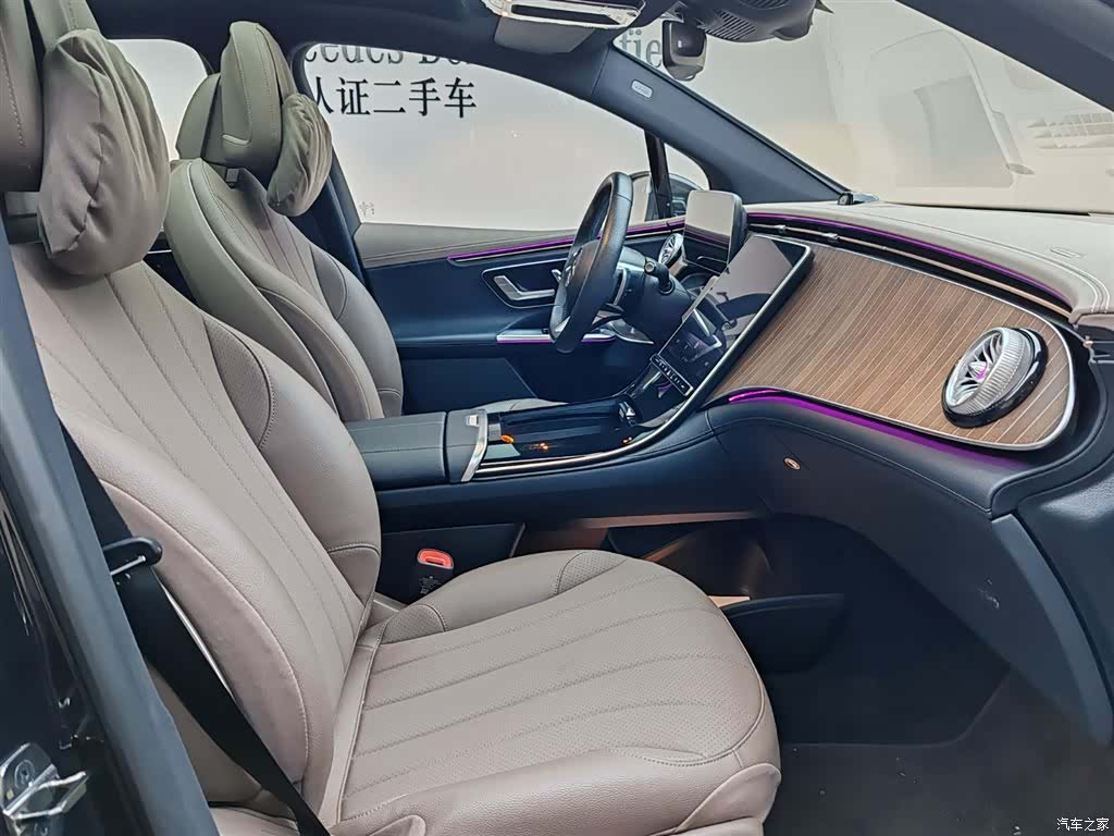 Mercedes-Benz EQE, 2025 11
