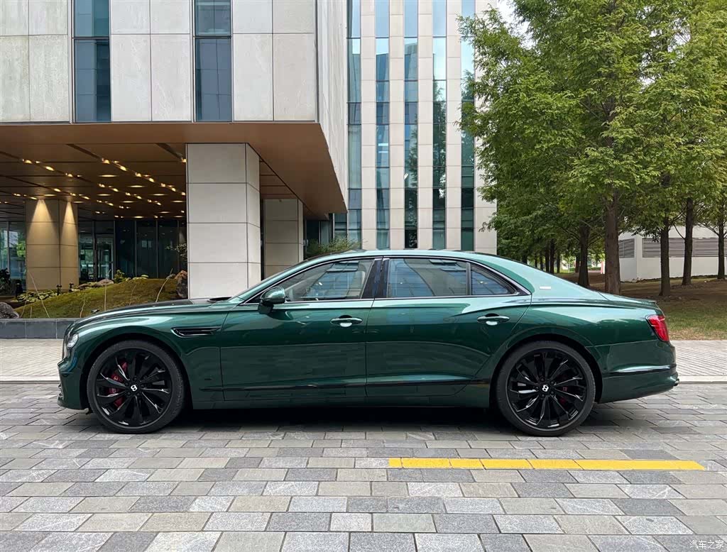 Bentley Flying Spur, 2022 2