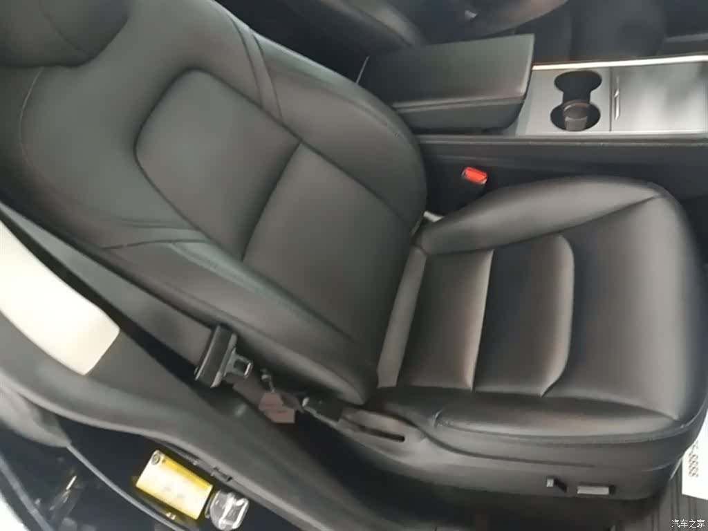 Tesla Model Y, 2023 25