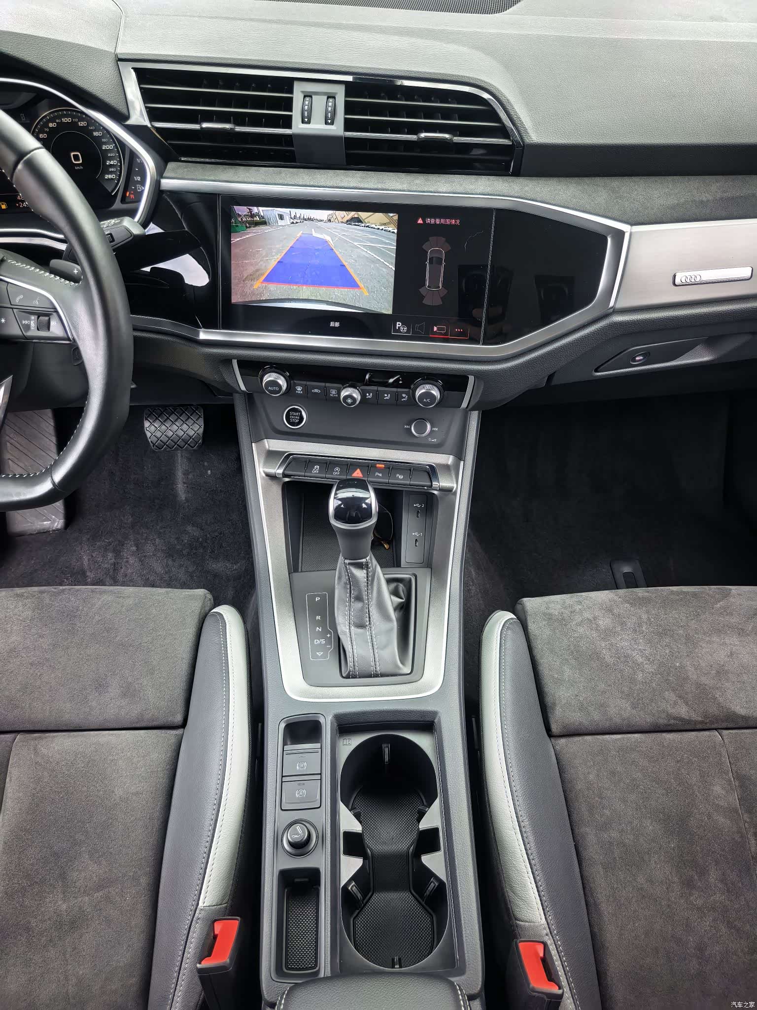 Audi Q3, 2022 14
