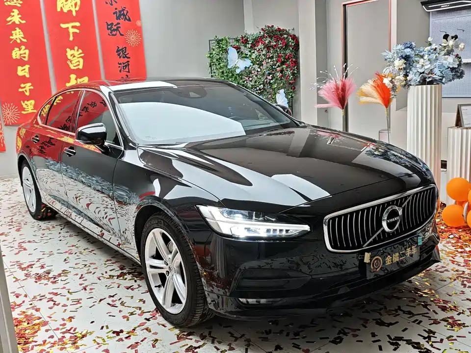 Volvo S90