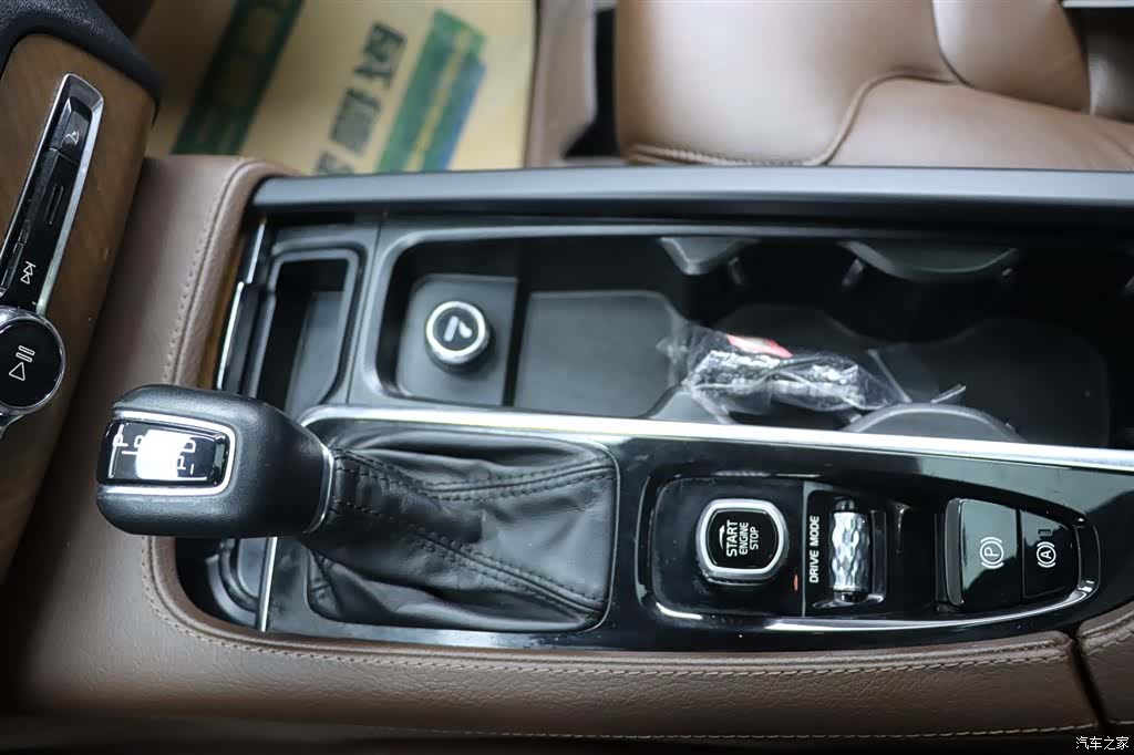 Volvo XC90, 2020 11