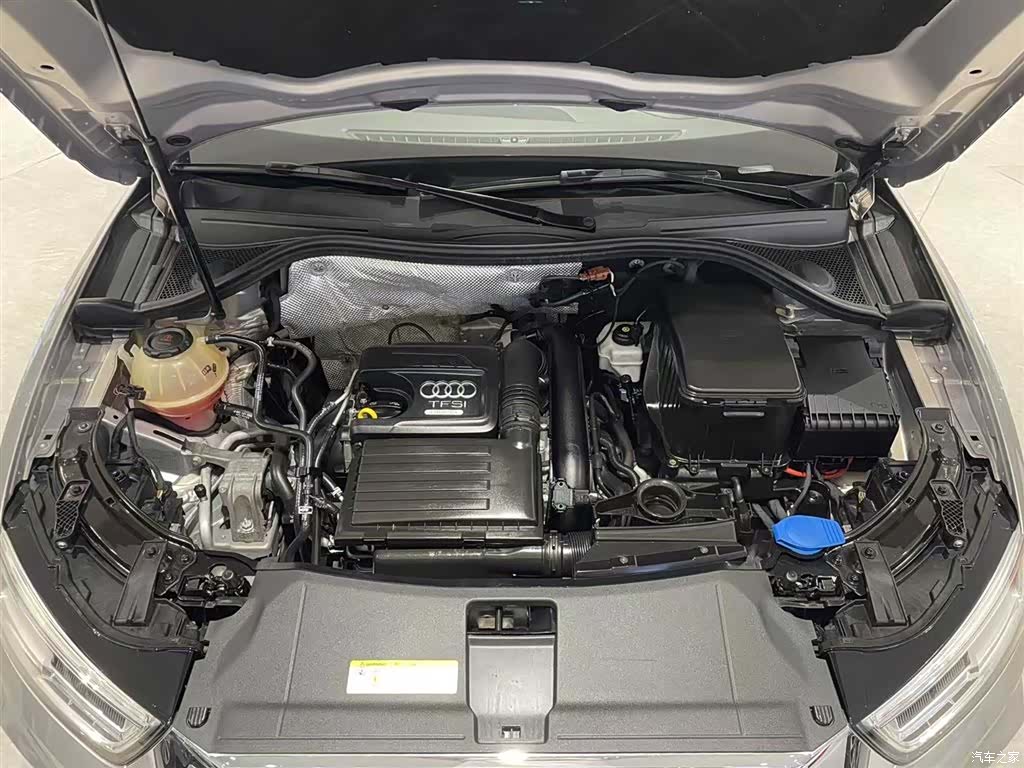 Audi Q3, 2019 9