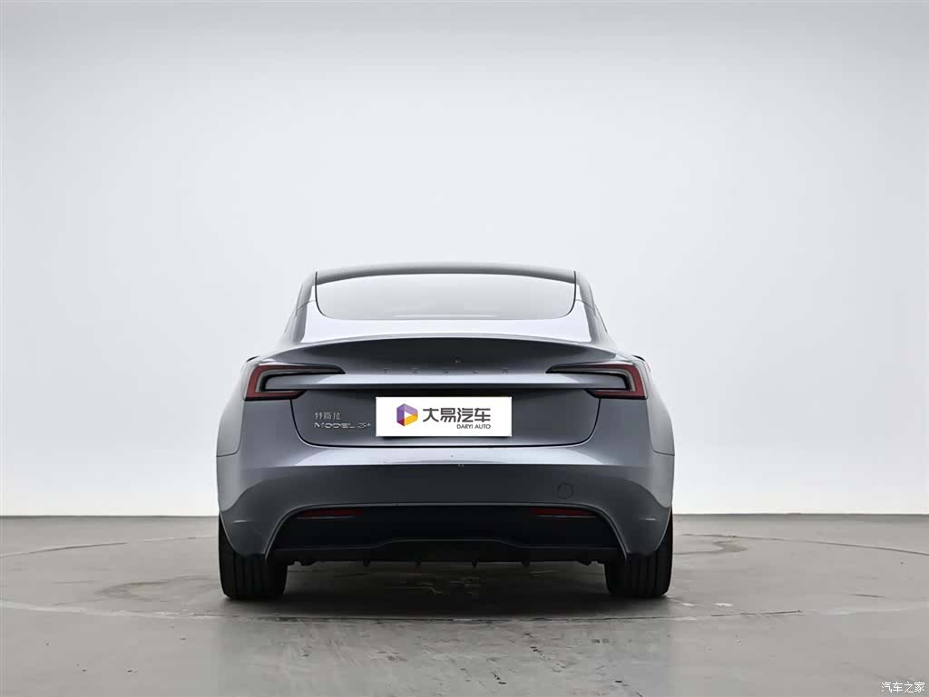 Tesla Model 3, 2025 4