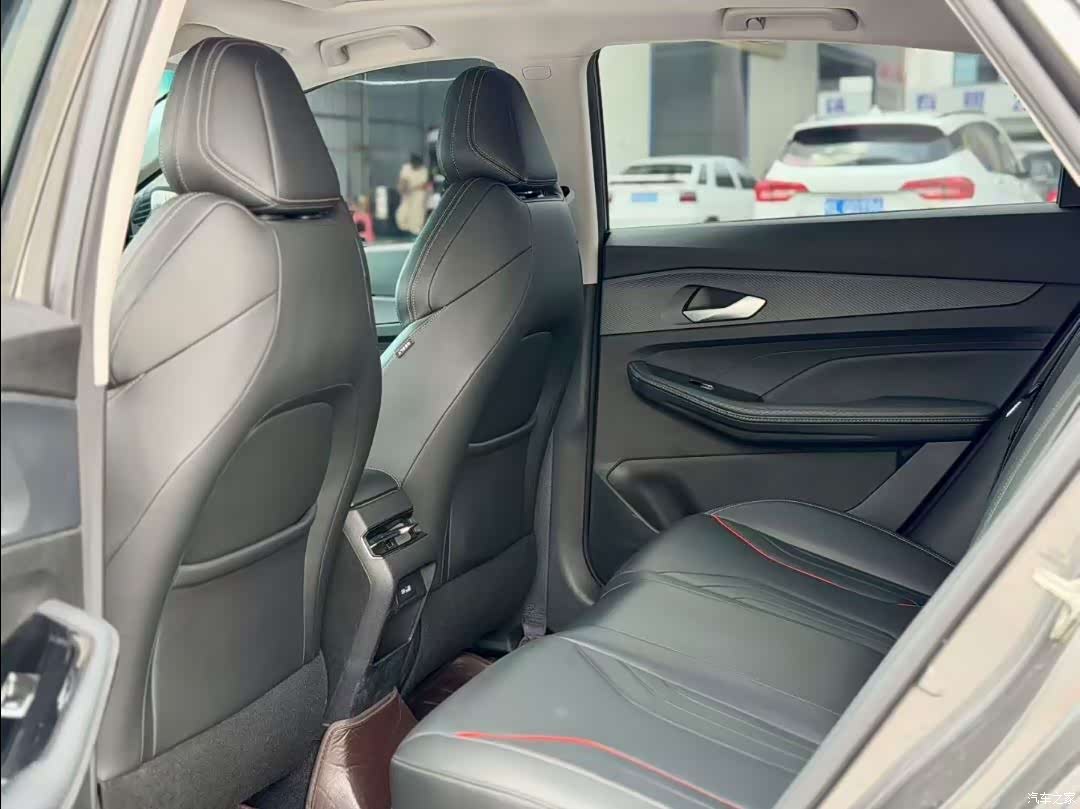 Geely Binray, 2022 8