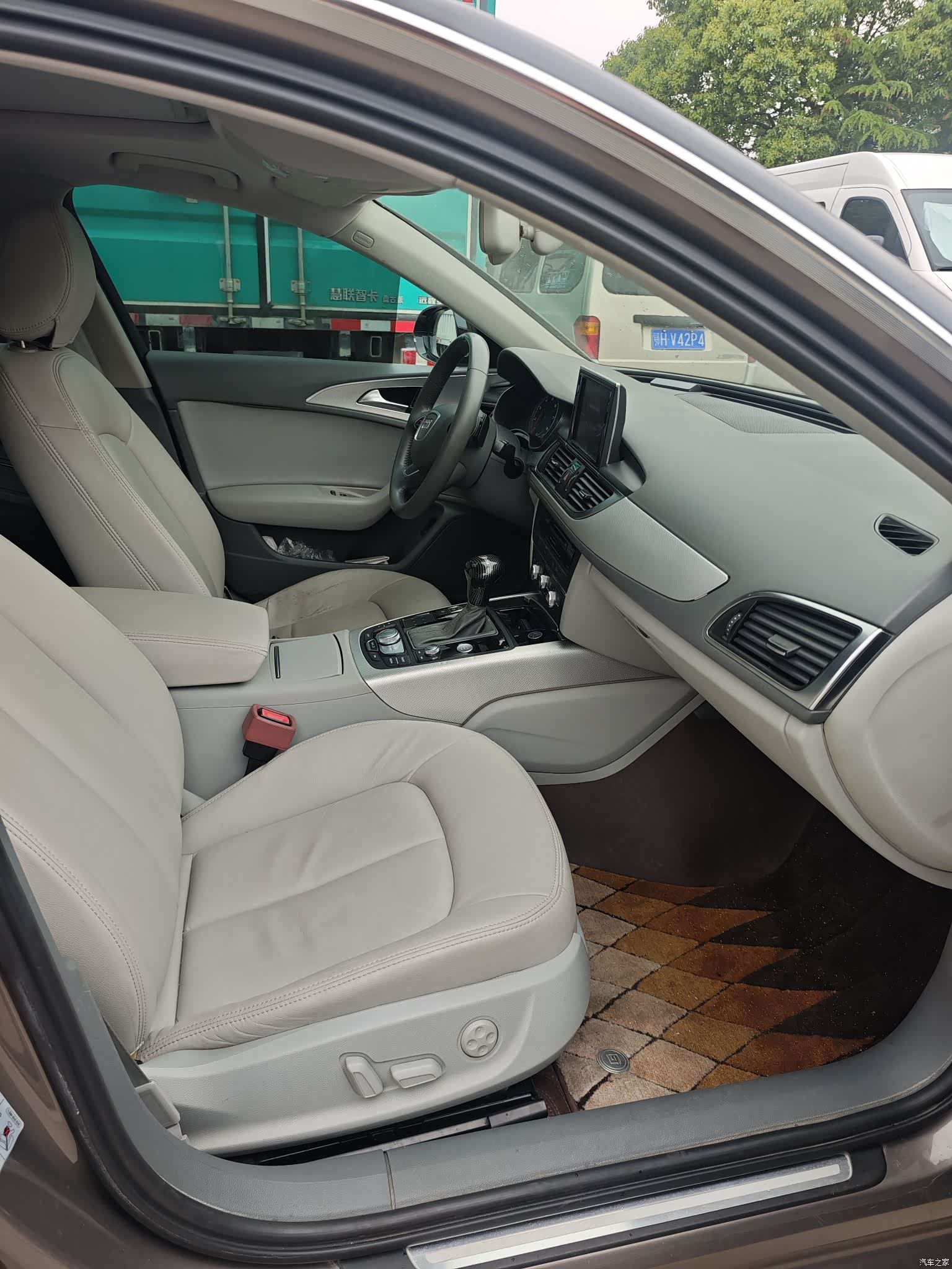 Audi A6L, 2012 10