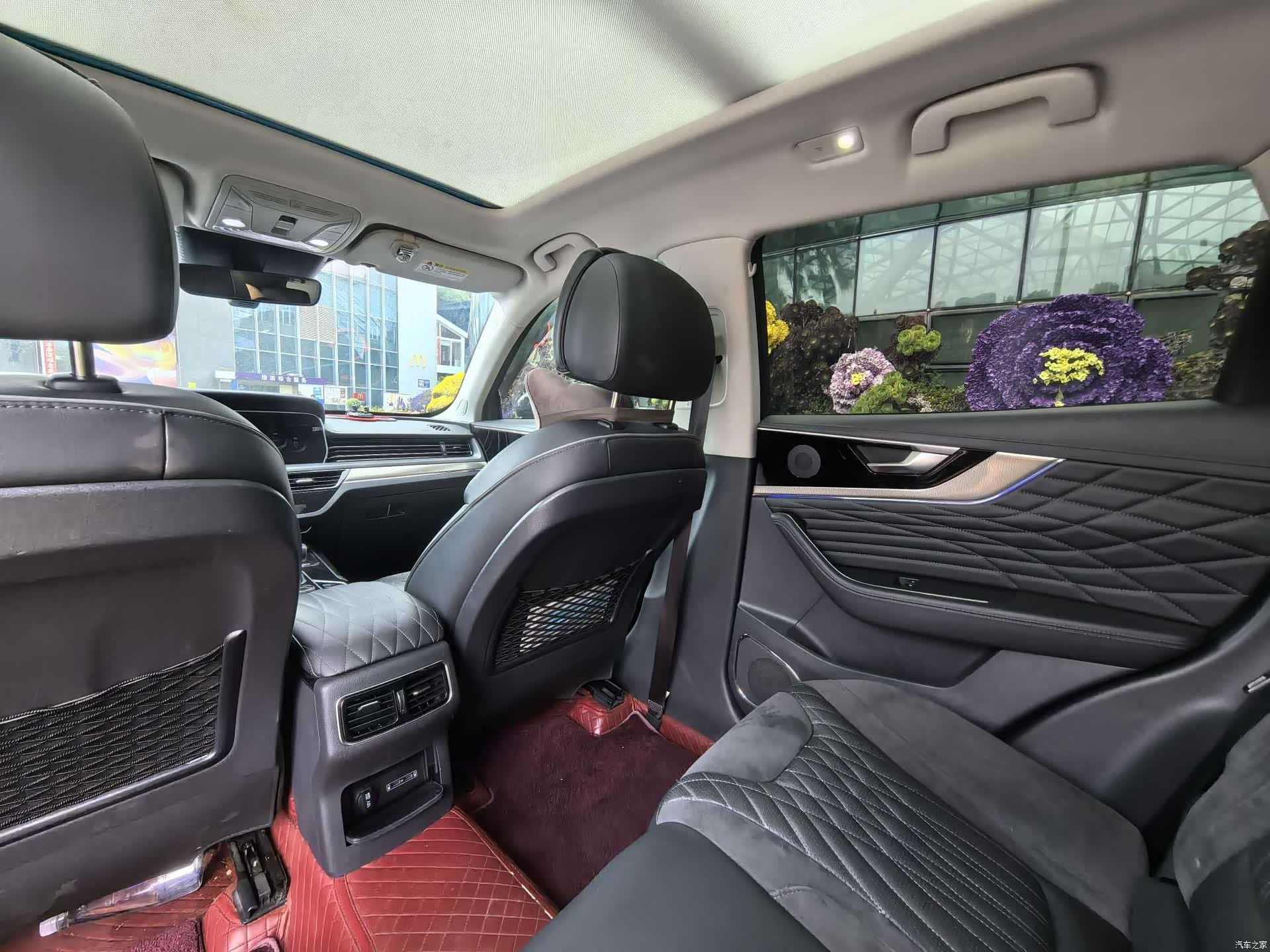 Hongqi HS5, 2023 10