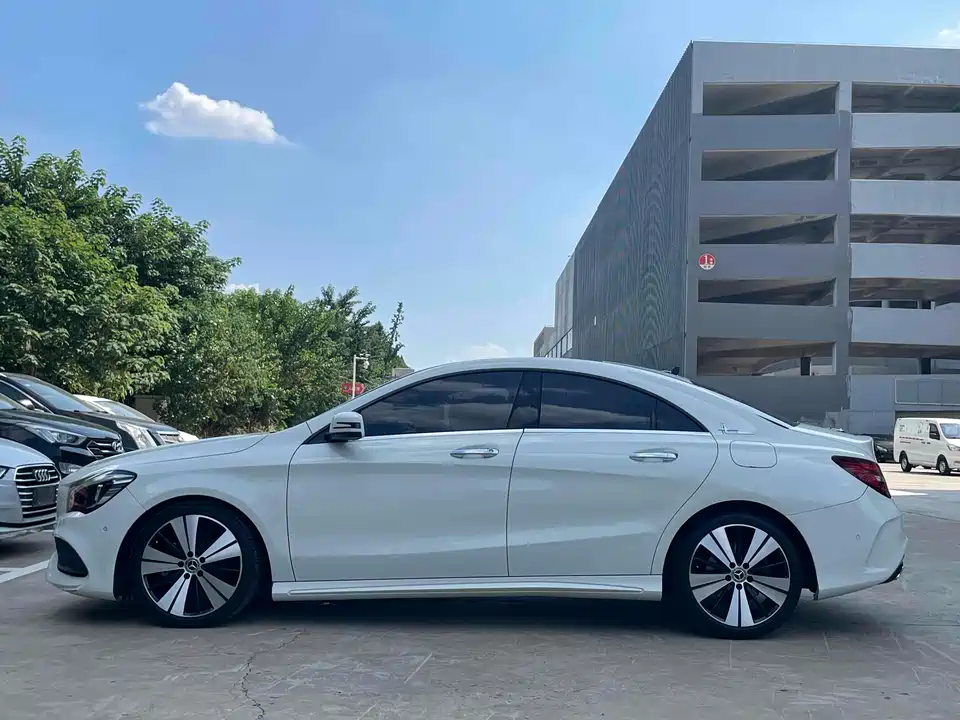 Mercedes-Benz CLA Mercedes-Benz CLA