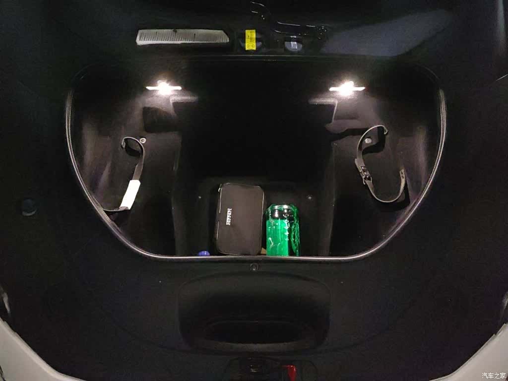 Ferrari F8, 2021 8