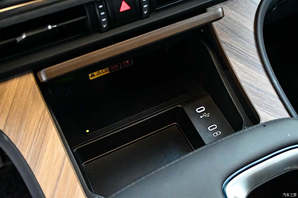Lexus LM, 2024 18