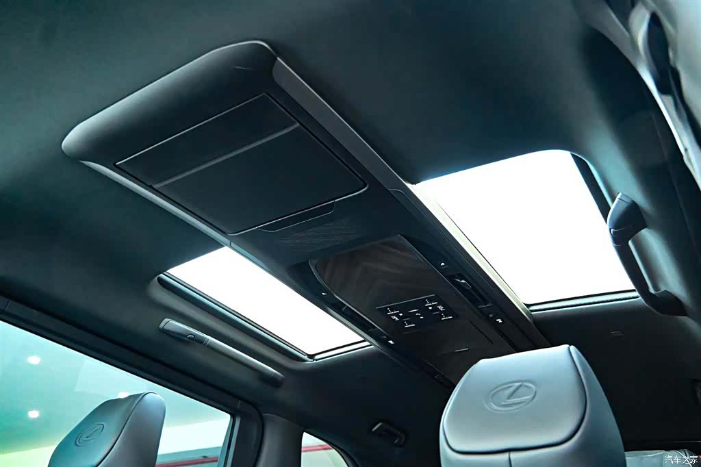Lexus LM, 2024 37