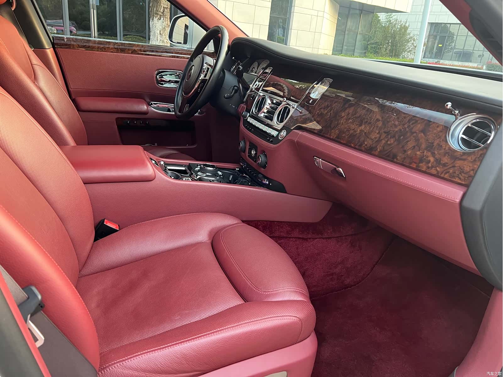 Rolls-Royce Ghost, 2016 11