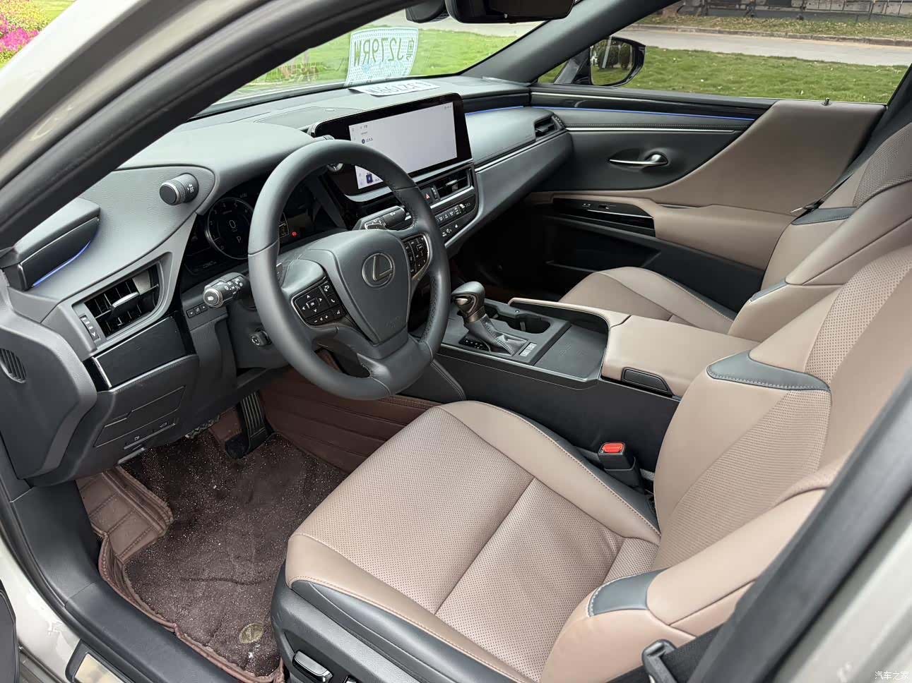 Lexus ES, 2024 9