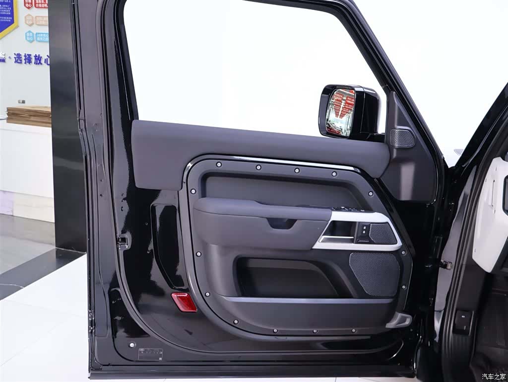 Land Rover Defender, 2022 18