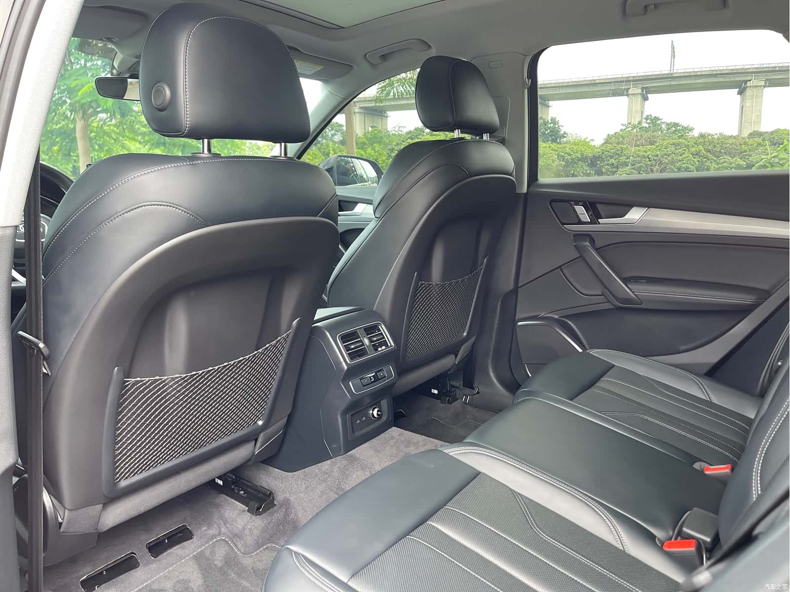 Audi Q5L, 2025 26