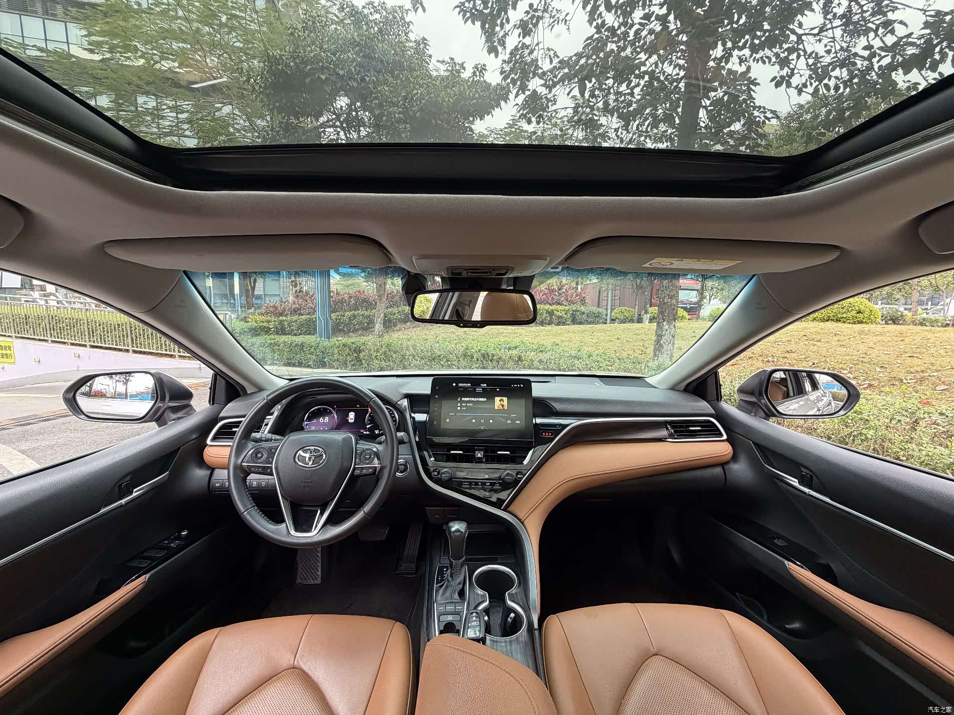 Toyota Camry, 2022 16