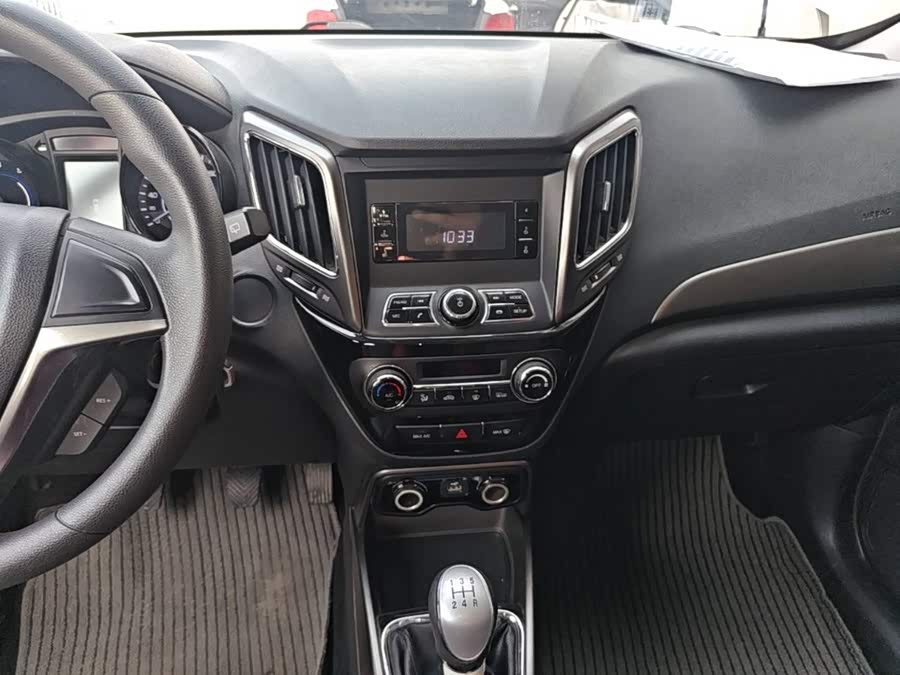 Changan CS15 2018, фото 13