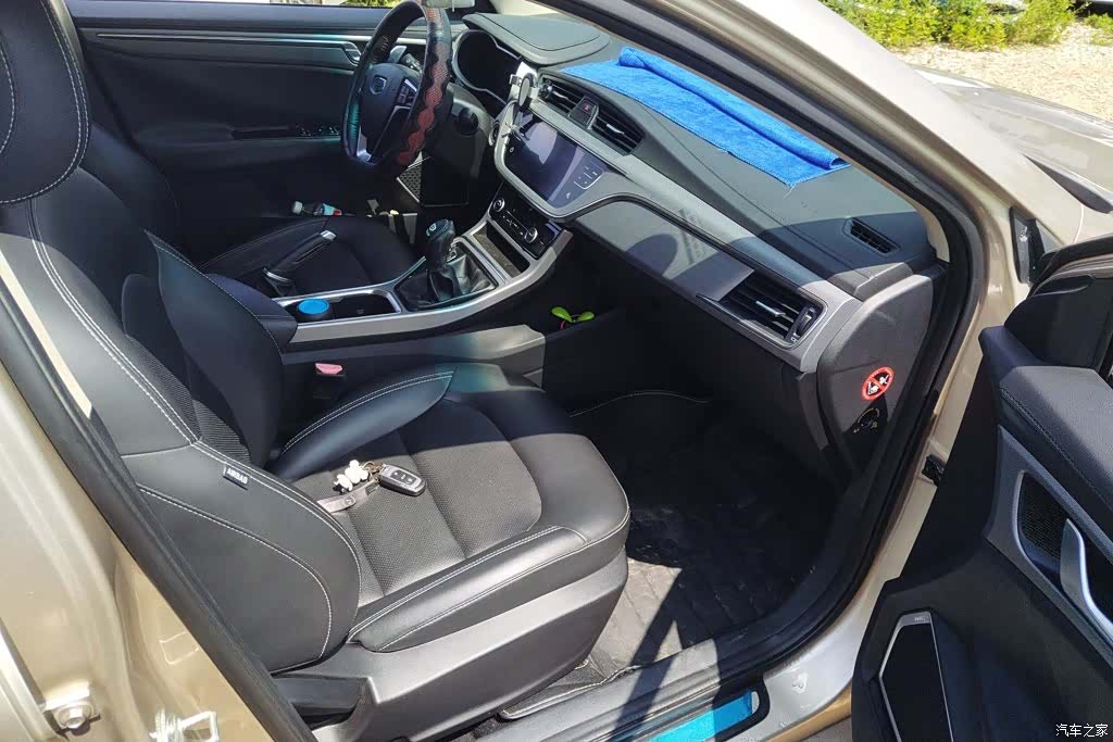 Geely Emgrand, 2019 8
