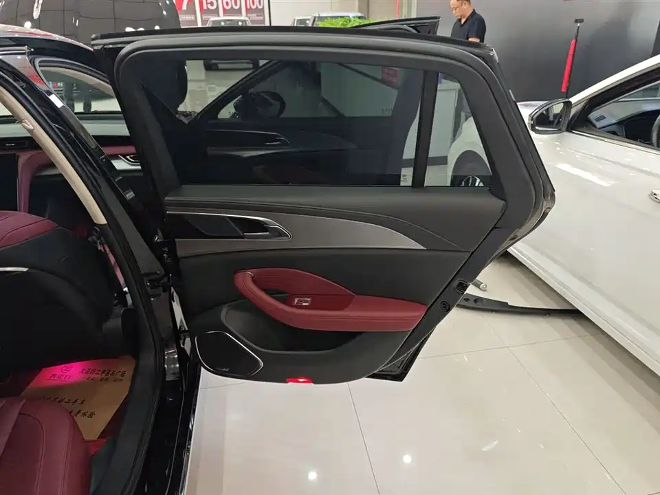 Hongqi H5